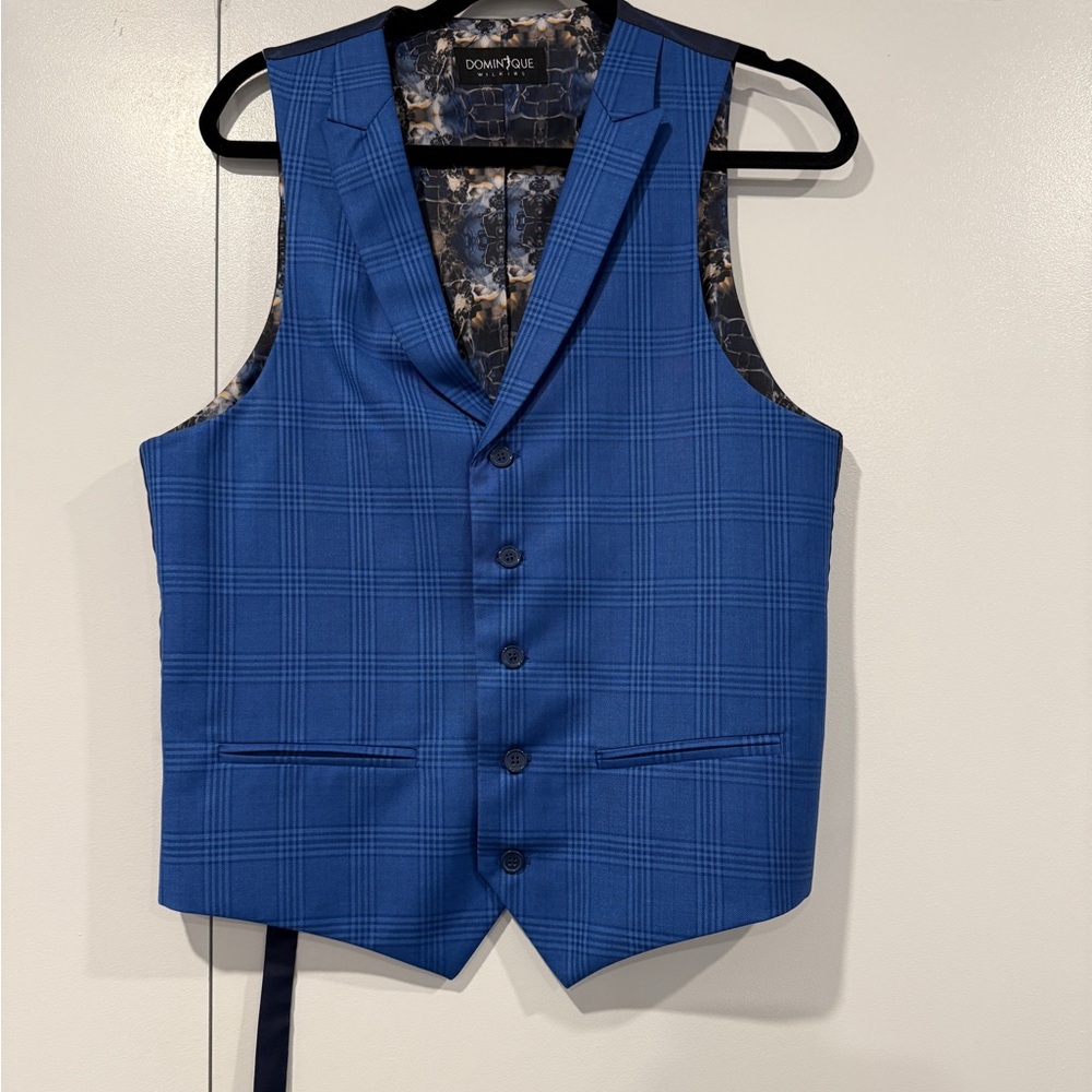 Men’s blue vest